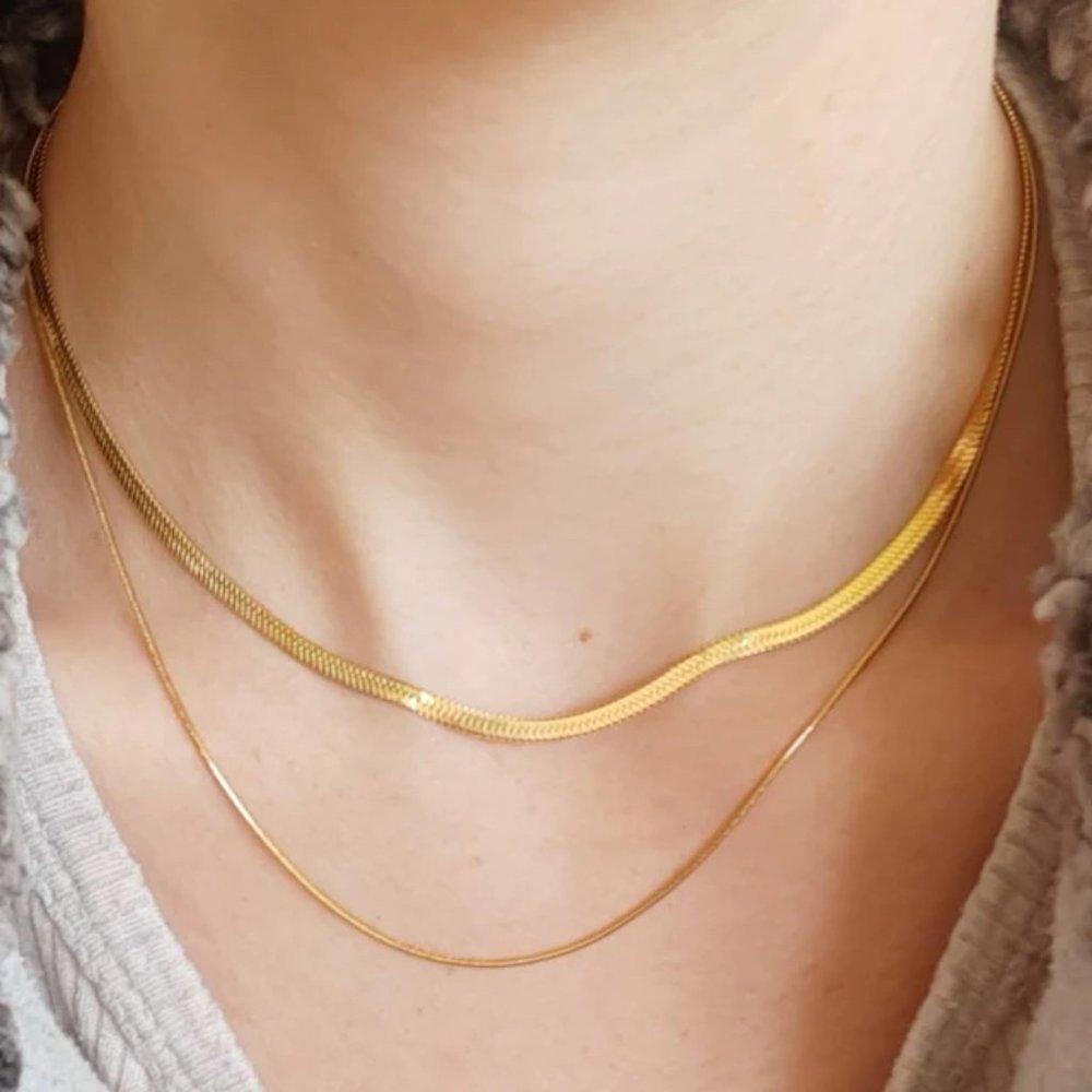 NEW 18K Gold Plated Flat Herringbone Snake Chain Double Layer Necklace - Picture 1 of 4